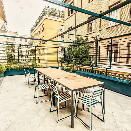 Komix Apart Apartment